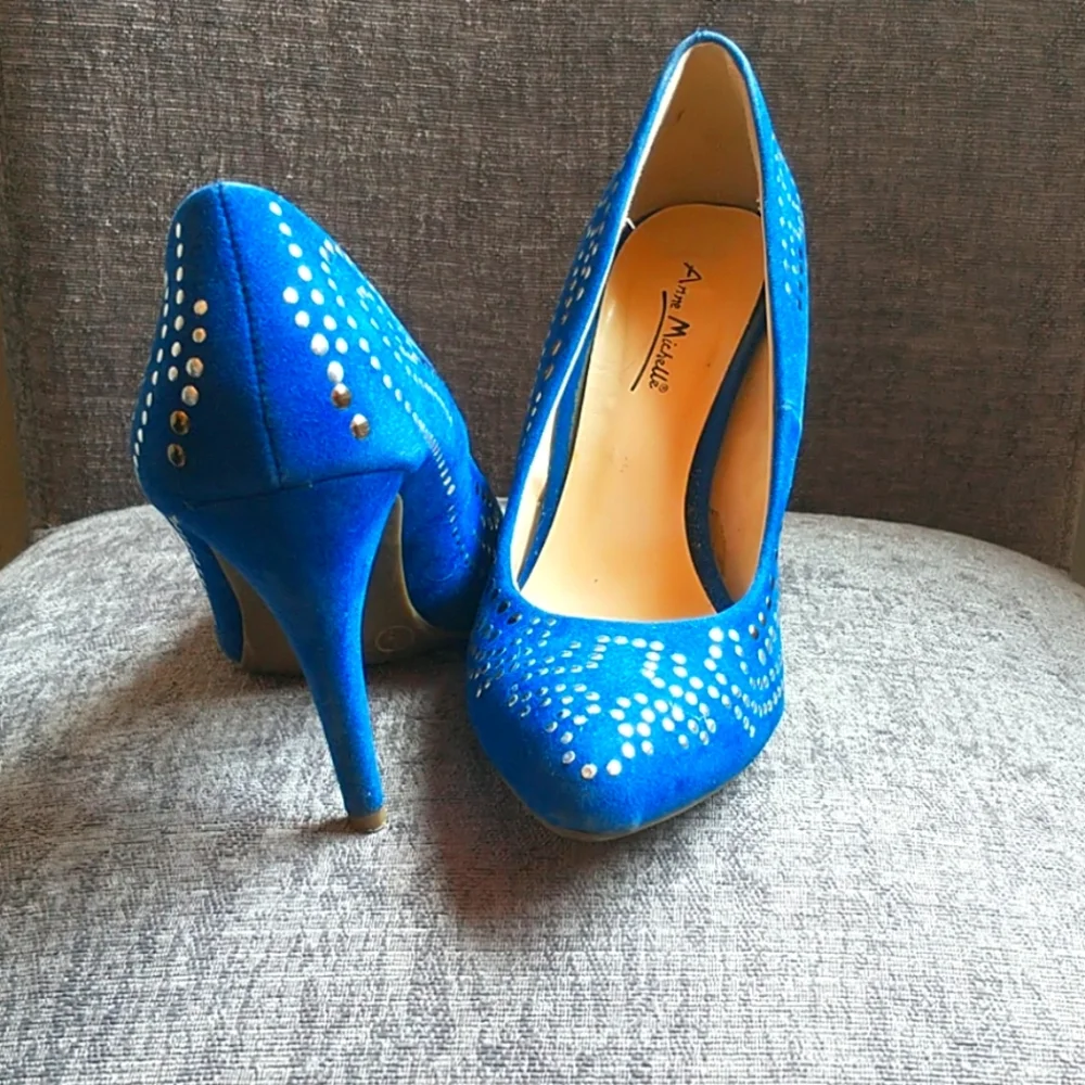 Anne Michelle elegant pointed